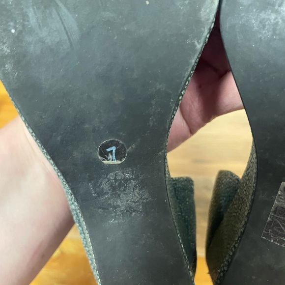 FarylRobin peep toe wedge sandal heels women’s size 7 dragon scale - Picture 7 of 7